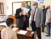 رئيس جامعة الأزهر يتفقد لجان امتحانات الفرق النهائية ويشيد بالإجراءات الوقائية
