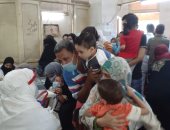زحام أمام مكاتب الصحة لتطعيم الأطفال ضد مرض شلل الأطفال بالغربية