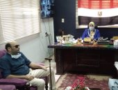 وكيل تعليم كفر الشيخ تستجيب لطلب الطبيب البطل لنقل زوجته