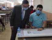 رئيس جامعة بنها يتفقد امتحانات هندسة بشبرا ويفتتح متحف علوم قسم المساحة