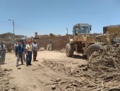 صور.. هدم 34 منزلا بقرية الغريرة لإعادة إعمارها ضمن مبادرة "حياة كريمة"