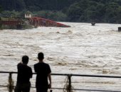 انهيار منازل وتشريد المئات والبحث عن أكثر من 40 مفقودا بسبب فيضانات غرب اليابان