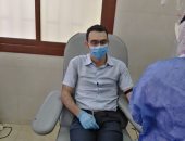 مدير العلاج الحر بصحة بنى سويف يتبرع بالبلازما عقب شفائه من فيروس كورونا  