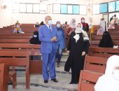 رئيس جامعة الأزهر يتفقد لجان امتحانات الصيدلة بنين وبنات بمدينة نصر