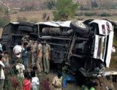 إصابة 8 أشخاص فى تحطم سيارة تقل مهاجرين شمال مقدونيا