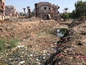 سيبها علينا.. قارئ يشكو من انتشار القمامة بقرية شم القبلية بالمنيا