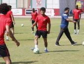 محمد محمود فى المران الجماعى للأهلى بعد 279 يوماً انقطاع بسبب الصليبي