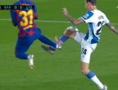 برشلونة ضد إسبانيول.. طرد أنسو فاتى بعد 5 دقائق من دخوله بديلا "فيديو"