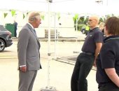 فيديو.. موظف يصاب بحالة إغماء عند رؤيته الأمير تشارلز