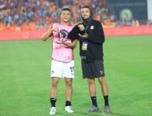 مهاجم الزمالك يهنئ طاهر طاهر بانضمامه للأهلى: "ألف مليون مبروك"