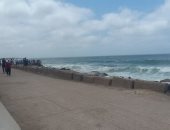 صور .. الإنقاذ النهرى بالإسكندرية يبحث عن شاب تسلل للسباحة فى لوران