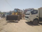 المنيا: الوحدة المحلية نفذت حملة لرفع تراكمات القمامة بقرية شم القبلية