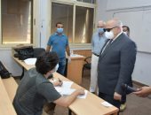 رئيس جامعة القاهرة: لم نرصد أى مشكلات فى امتحانات الفرق النهائية.. صور