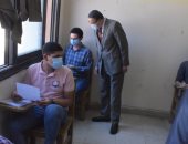 طلاب الدبلومات الفنية نظام الـ3 سنوات يؤدون امتحان اللغة العربية 