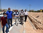 محافظ مطروح يتفقد أعمال مشروعات مياه الشرب والصرف بمرسى مطروح