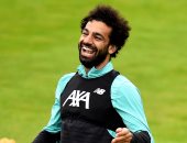 ضحك ولعب وتفاؤل محمد صلاح فى تدريبات ليفربول قبل مواجهة أرسنال.. صور