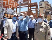 بتكلفة 80 مليون جنيه.. رئيس الوزراء يتفقد أعمال تطوير السوق السياحى بأسوان.. صور