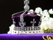حكاية "كوهينور" حجر الماس الملعون فى تاج الملكة إليزابيث... هل توقف نحسه؟ 