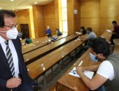 وزير التعليم العالى يتفقد لجان الامتحانات بكلية العلوم بجامعة السويس