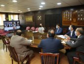 محافظ كفر الشيخ يعقد اجتماعاً مع رؤساء المراكز والمدن عبر تقنية الفيديو كونفرانس