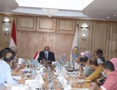 محافظ قنا يعقد اجتماعا لبحث تسهيل إجراءات التصالح على مخالفات البناء