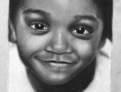 "دينا" من الجيزة تشارك بلوحات تبرز موهبتها بالرسم