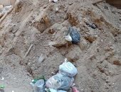 سيبها علينا..قارىء يشكو من تراكم أكوام المخلفات بشارع المطرية  