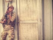 كلنا جيش مصر.. "إبراهيم الحلو" يشارك بصورته بالزى العسكرى أثناء خدمته بالقوات المسلحة