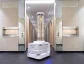 الروبوت أسلم وسيلة.. مطار هيثرو بلندن ينشر روبوتات لمكافحة الفيروسات 