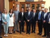 وزير السياحة والآثار يزور متحف التاريخ القومى لبيلاروسيا.. صور