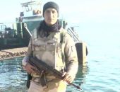 كلنا جيش مصر.. "عماد" من المنيا يشارك صورته بالزى العسكرى خلال خدمته بقناة السويس