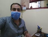"أحمد" من القاهرة يشارك صورته بالكمامة التزاما بالإجراءات الوقائية للحد من كورونا