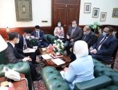 "الصحة" تكشف تفاصيل إنتاج أول لقاح صينى لمواجهة كورونا بمصانع فاكسيرا.. هالة زايد: العقار فى المرحلة الثالثة من التجارب والتصنيع سيبدأ بعد ثبوث فاعليته.. وتؤكد: مصر ستكون مركز الإنتاج والتصدير لإفريقيا