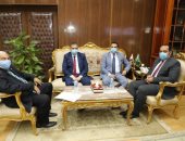 صور.. محافظ المنوفية يستقبل رئيس جامعة مدينة السادات ويكرم مدير الأمن الوطنى