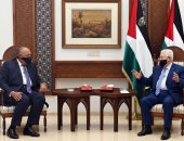 شكرى يبحث مع أبو مازن استئناف جهود السلام على أساس حل الدولتين والمرجعيات الدولية