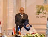 وزير الاتصالات ورئيس العربية للتصنيع يشهدان توقيع اتفاقية تعاون مع فرنسا