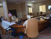 محافظ الوادى الجديد يبحث مع وزير الشباب دعم الأنشطة عير الفيديو كونفرانس 