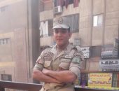 كلنا جيش مصر .."عمرو" من محافظة القاهرة يشارك صورته بالزى العسكرى