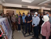 رئيس الوزراء يتفقد أعمال التطوير بمستشفى سانت كاترين.. ويتجول بوسط المدينة