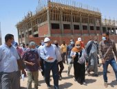 محافظ الوادى الجديد يتفقد معهد بغداد الأزهرى تحت الإنشاء بتكلفة 18 مليونا.. صور