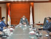 محافظ سوهاج يلتقى أعضاء اتحاد الشباب لمناقشة بعض القضايا المجتمعية.. صور