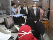 نائب محافظ سوهاج يتفقد المراكز التكنولوجية لخدمة المواطنين بمركزى جرجا والمنشاة