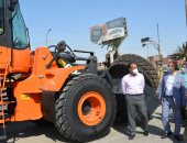محافظ المنيا يتفقد عددا من المعدات الجديدة لرفع كفاءة منظومة النظافة "صور"
