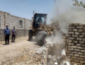 صور.. محافظ أسيوط: إزالة 17 حالة بناء مخالف وتعديات على الأراضى بمركز أبنوب