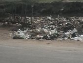 سيبها علينا .. شكوى من انتشار القمامة بمنطقة خط البحر بالزاوية بالشرقية