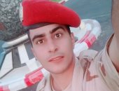 "كلنا جيش مصر".. "خالد" يشارك بصورته بالزى العسكرى أثناء الخدمة العسكرية