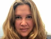 وزيرة الهجرة تهنئ مغتربة لاختيارها عضوا بالمجلس الاستشارى للعلاج المناعى