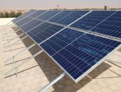 الانتهاء من تركيب محطة طاقة شمسية بالوحدة المحلية لقرية بغداد بالوادى الجديد..صور