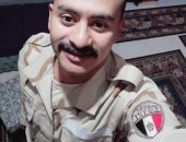 كلنا جيش مصر.. "هشام" يشارك بصورته بالزى العسكرى أثناء أداء الخدمة العسكرية
