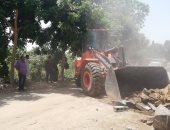 صور.. تنفيذ 12 قرار إزالة تعديات بقرى النمسا وحاجر المساوية بمدينة إسنا